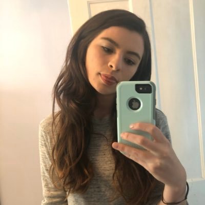 Profile Picture of 🆂🆈🅳🅽🅴🆈 (@sydneyannnie) on Twitter