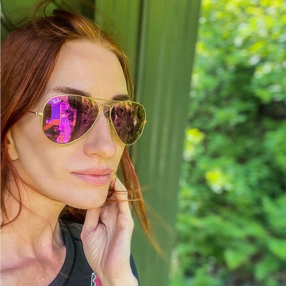 Profile Picture of Roxanne Gates (@roxanne_com) on Poshmark