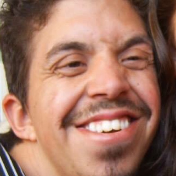 Profile Picture of Andrew Torrez (@atorrez1985) on Poshmark