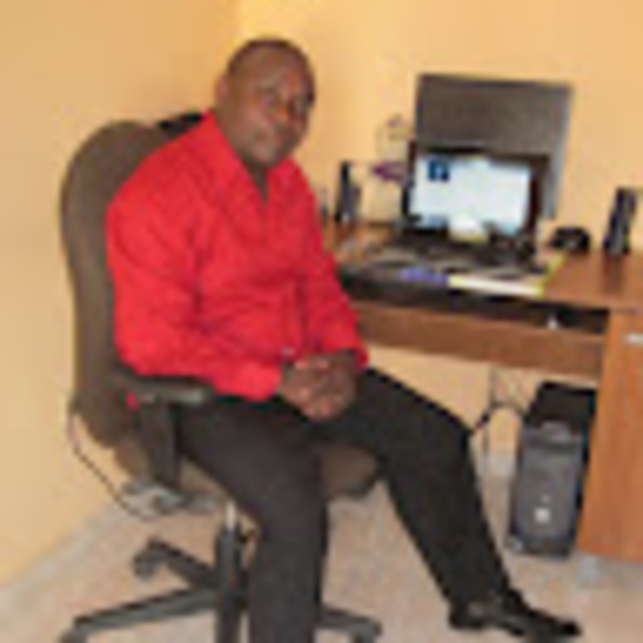 Profile Picture of David Gabriel (@davidgabriel223) on Poshmark