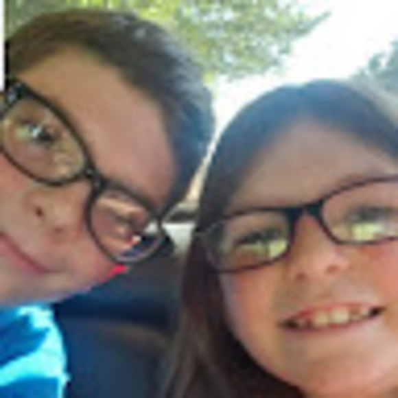 Profile Picture of Jesse Renaker (@jesserenaker) on Poshmark