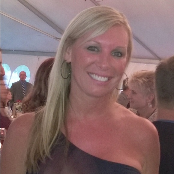 Profile Picture of Heather Spring (@heather_lynn1) on Poshmark
