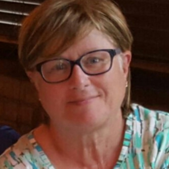 Profile Picture of Susan Hohnemann (@shohnemann) on Poshmark