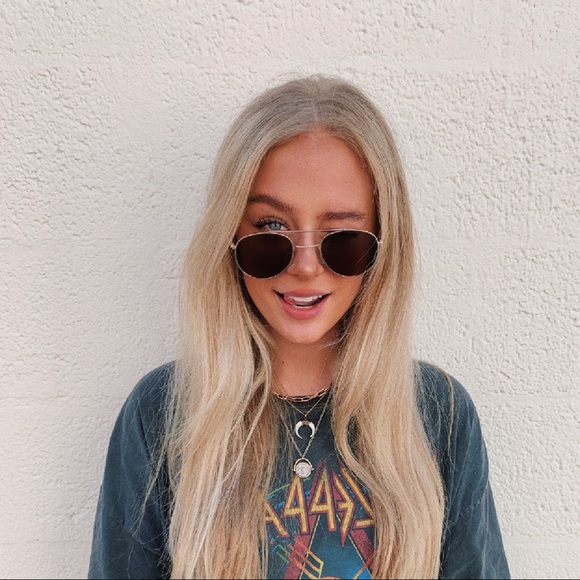 Profile Picture of Audrey Strange (@audreystrange) on Poshmark