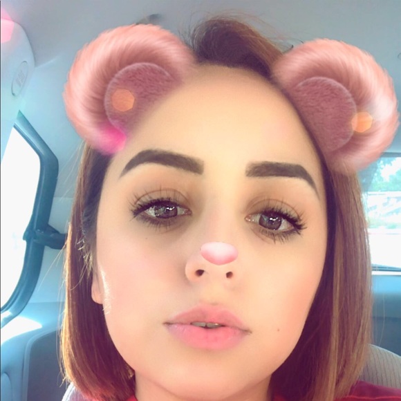 Profile Picture of Cindy Samaniego (@irnluga) on Poshmark