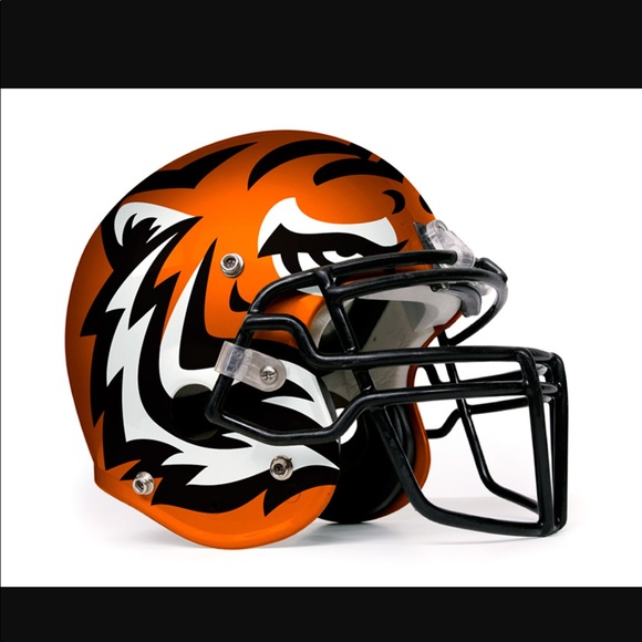 Profile Picture of James Harrison (@mrgrizzle) on Poshmark