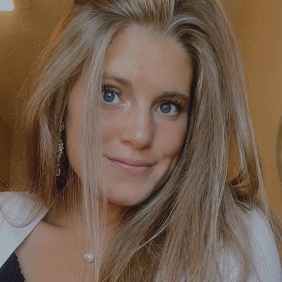 Profile Picture of Sarah Rockne (@sarahr_8) on Poshmark