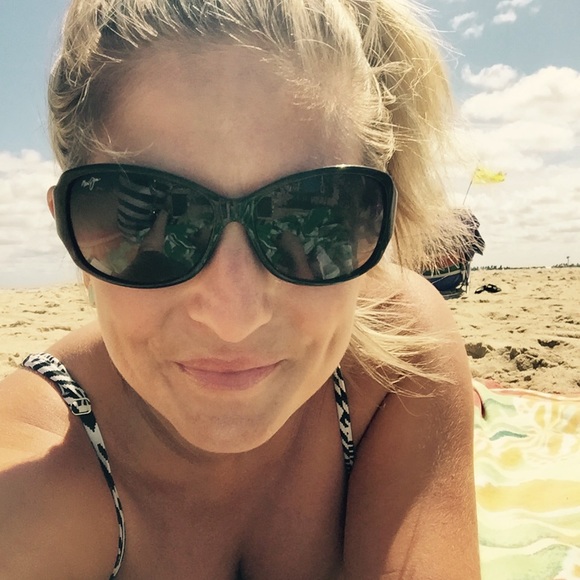 Profile Picture of Nicole Necoechea (@nicoleish607) on Poshmark
