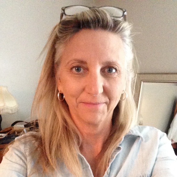 Profile Picture of Kim Bowman (@kbowman4635) on Poshmark