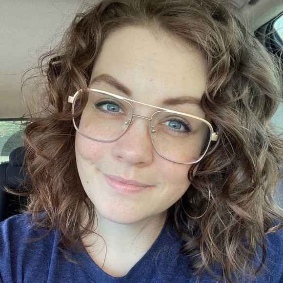 Profile Picture of Amanda Harrington (@ajayeightch) on Poshmark