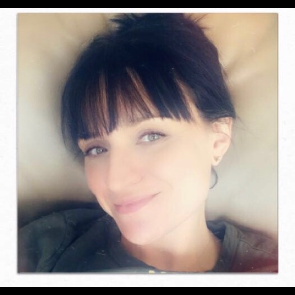 Profile Picture of Roxane Charbonneau (@36foxyroxy) on Poshmark