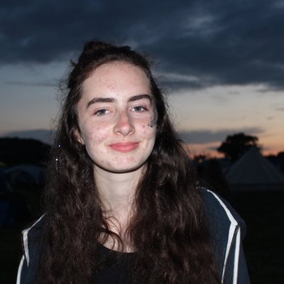 Profile Picture of Katie Hughes (@katie_hugs) on Twitter