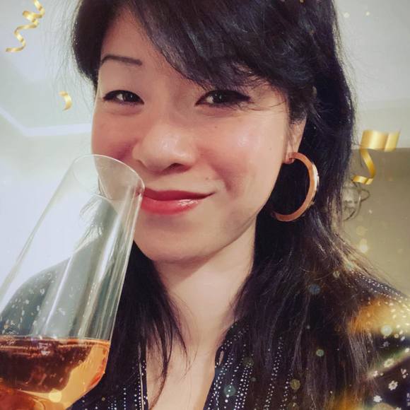 Profile Picture of Lisa Manting (@lisamanting) on Poshmark