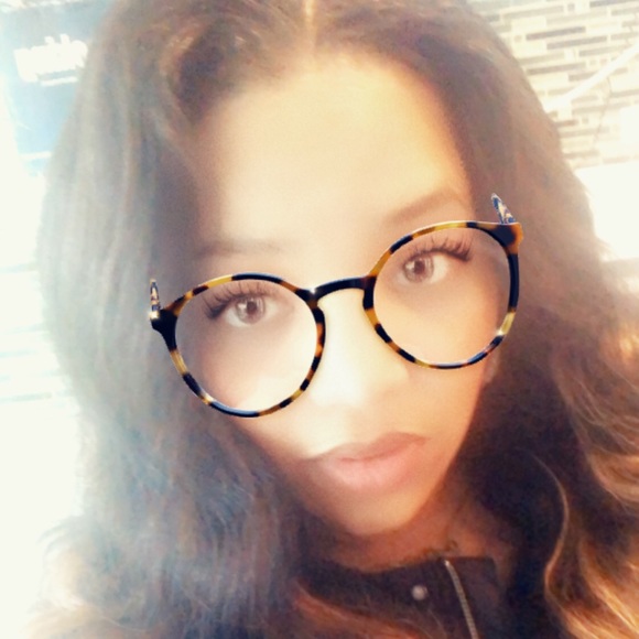 Profile Picture of Jennifer Tolliver (@mztolliver2) on Poshmark