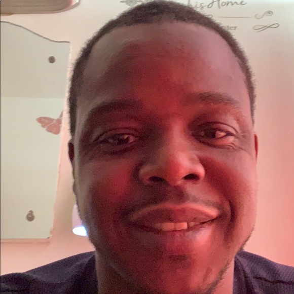 Profile Picture of Kenyatta Reliford (@kreliford216) on Poshmark