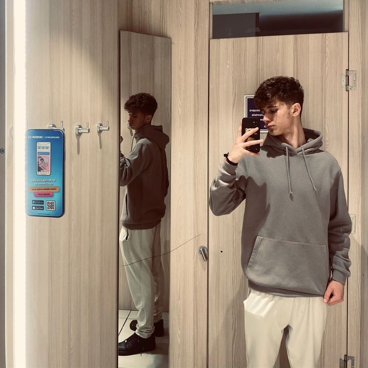 Profile Picture of ℜ𝔬𝔟𝔢𝔯𝔱 (@robertttt_y) on Tiktok