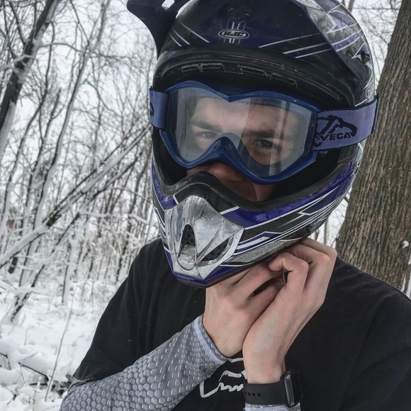 Profile Picture of Christian Hoage (@christianhoage) on Poshmark