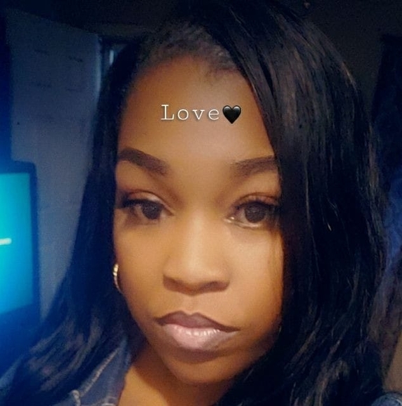 Profile Picture of Dominique Wilkins (@my2colemans) on Poshmark