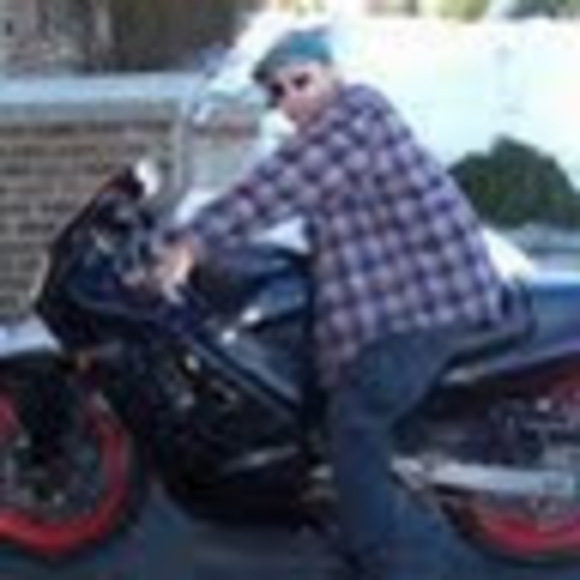 Profile Picture of David Lassiter (@davidlassiter69) on Poshmark