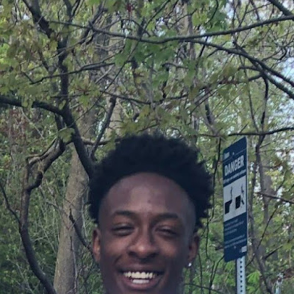 Profile Picture of Brandon Pinnock (@brandon_pinnock) on Poshmark