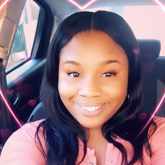 Profile Picture of Rasheedah Grant (@rsgrant) on Poshmark