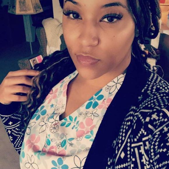 Profile Picture of Desiree Kinebrew (@desireekinebrew) on Poshmark