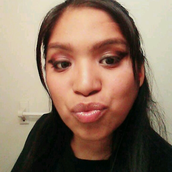 Profile Picture of Tonia Cloud (@lovebug509) on Poshmark