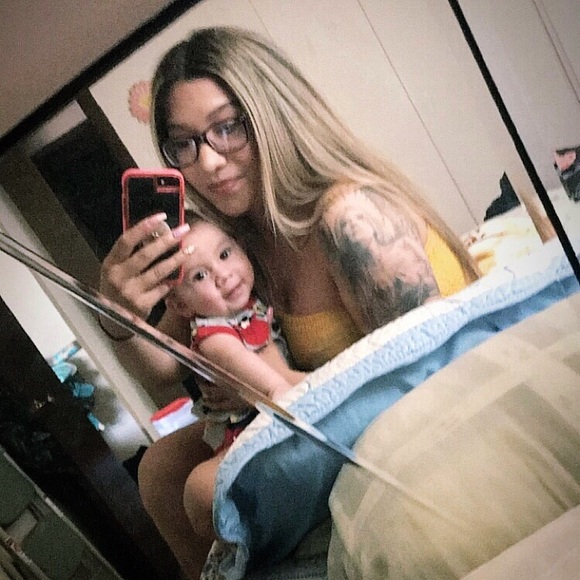 Profile Picture of Jocelyn Fonseca (@fonsecajclyn) on Poshmark