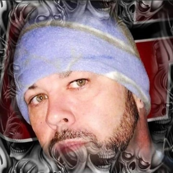 Profile Picture of Wesley Lowery (@wesleylowery) on Poshmark