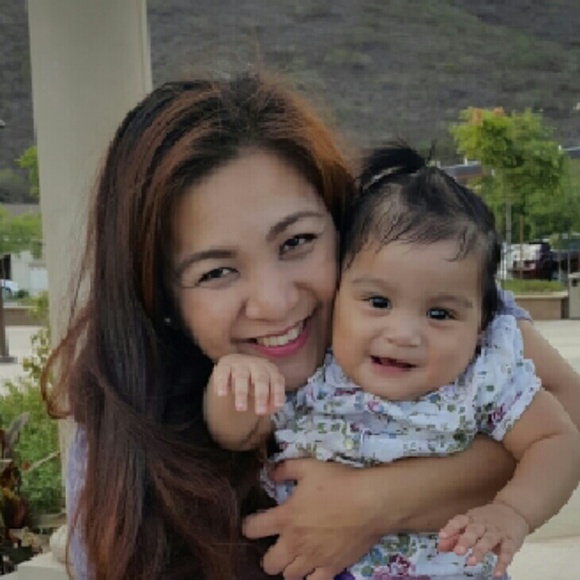 Profile Picture of Czarinah Gatchalian (@charmedmama) on Poshmark