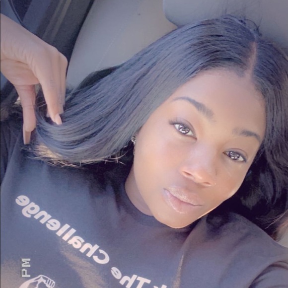 Profile Picture of Renise Edwards (@reniseedw) on Poshmark