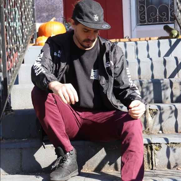 Profile Picture of Kyle Partin (@cur_rugs) on Poshmark