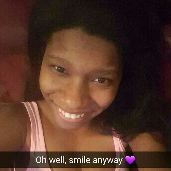 Profile Picture of Britney Nicholas (@britneynicholas) on Poshmark