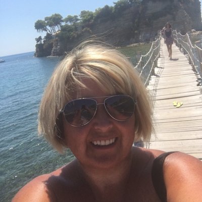 Profile Picture of Karen Mountain (@chaddy1966) on Twitter