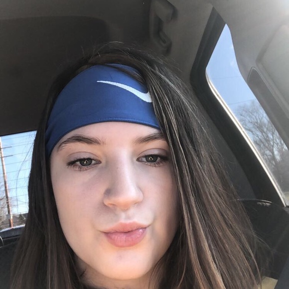 Profile Picture of Nadia Todorovski (@nzt_alpha) on Poshmark