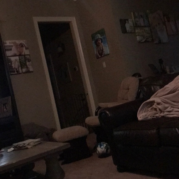 Profile Picture of Dustin Lowry (@d18081) on Poshmark