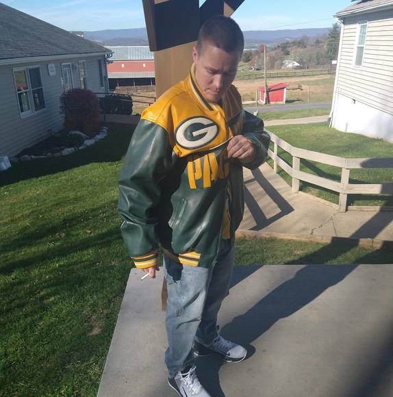 Profile Picture of Steven Handy (@stevenhandy27) on Poshmark