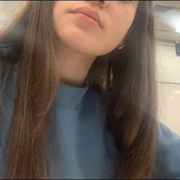Profile Picture of Paulina Sandoval (@pau_sa01) on Poshmark