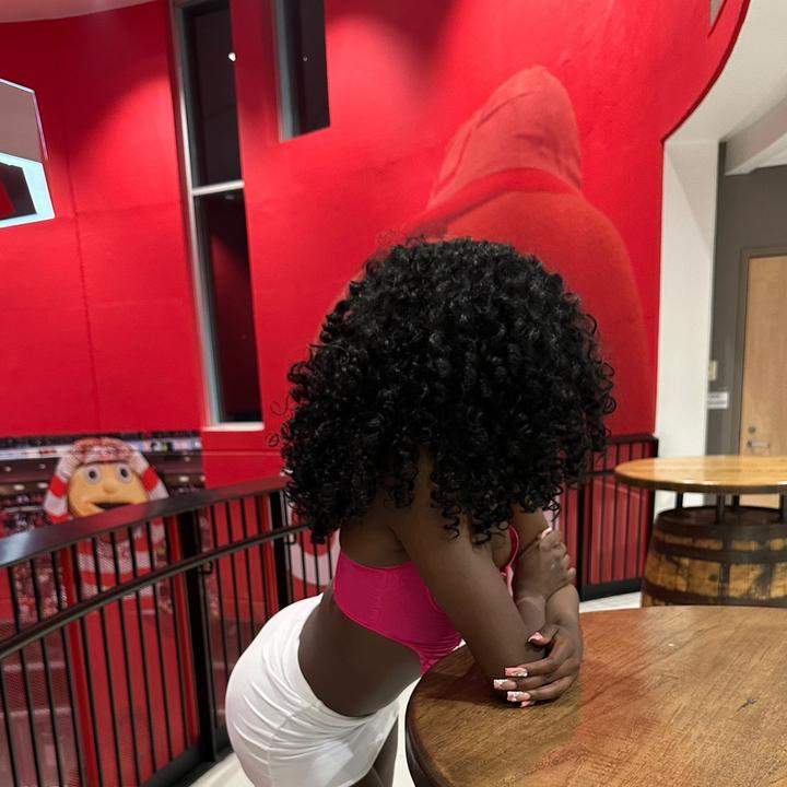 Profile Picture of Ariell Kombe (@ariellkombe) on Tiktok