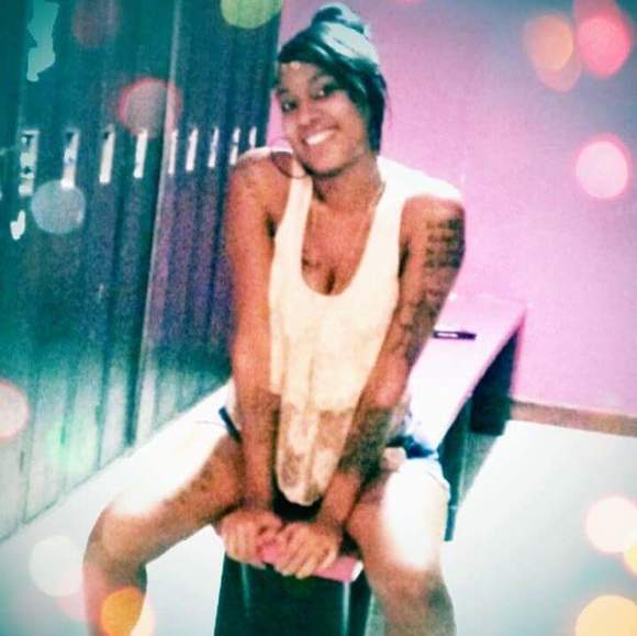 Profile Picture of Desiree Ockleberry (@desidimples) on Poshmark