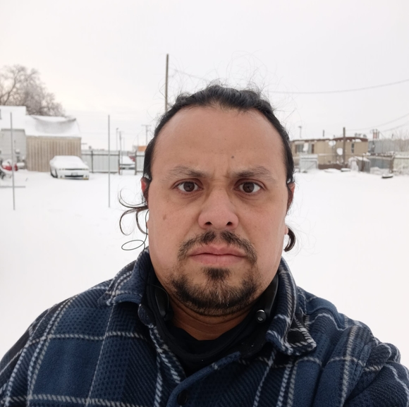 Profile Picture of Erik Reyes (@gapaei) on Poshmark