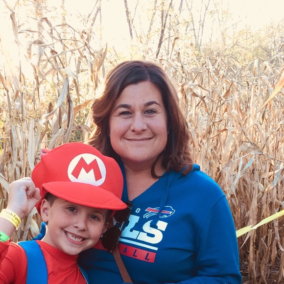 Michelle Cordaro - Poshmark Profile Picture of Michelle Cordaro (@mcordaro12) on Poshmark