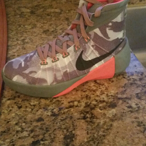 Profile Picture of Christie Goldsmith (@gldsmchrst) on Poshmark