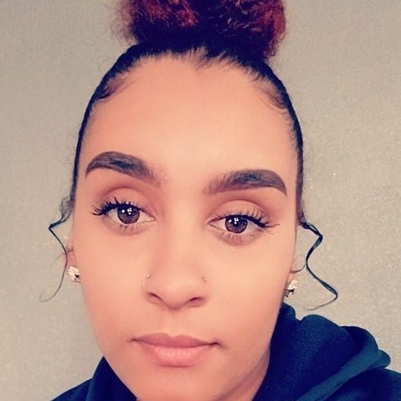 Profile Picture of Valencia Peristeris (@val_peristeris) on Poshmark