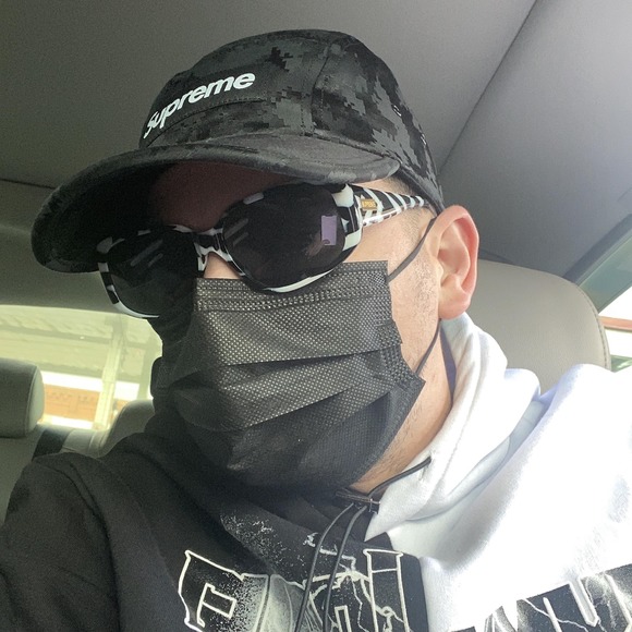 Profile Picture of Javier Cordero (@cydelisa) on Poshmark