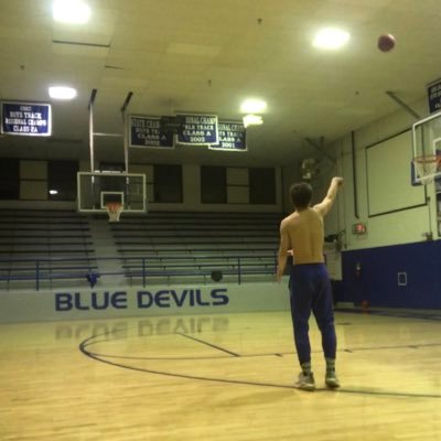Profile Picture of David Bruton (@SplishSplash04) on Twitter