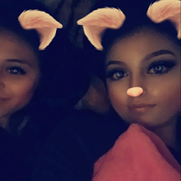 Profile Picture of Danielle Encinias (@babyyyloveee17) on Poshmark