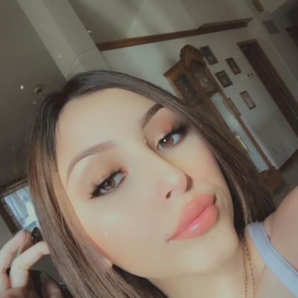 Profile Picture of Bianca Torres (@bianca_tf) on Poshmark