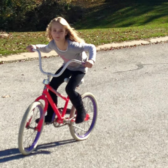 Profile Picture of Pyta Billet (@213991) on Poshmark