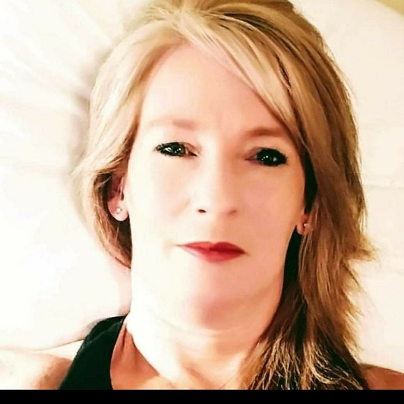 Profile Picture of Beth Andress (@bethbrayton2014) on Poshmark